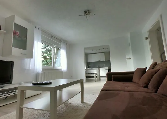 Moderne Helle 2,5 Zimmer Wohnung Mit Grossem Bad Und Kueche In Trossingen