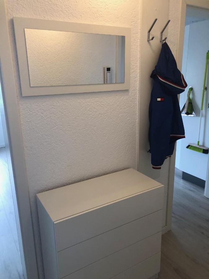 Appartement Moderne Helle 2,5 Mit Grossem Bad Und Kueche In *
