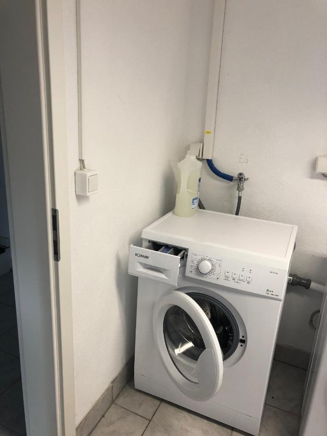Appartement Moderne Helle 2,5 Mit Grossem Bad Und Kueche In