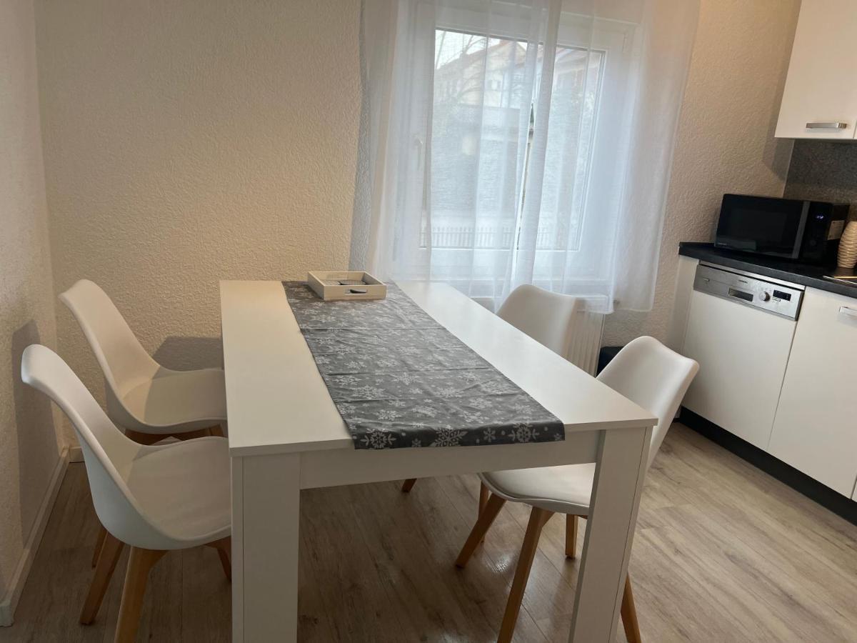 Moderne Helle 2,5 Mit Grossem Bad Und Kueche In *