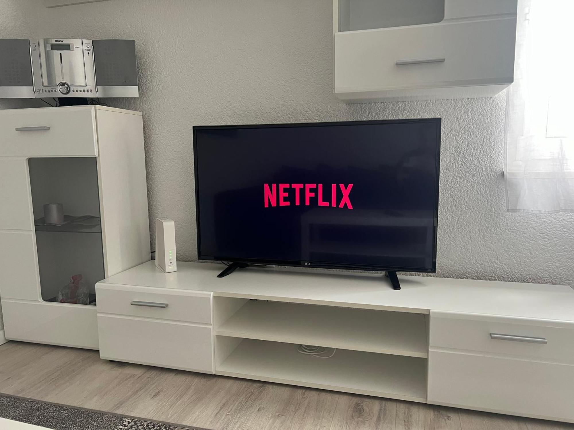 Moderne Helle 2,5 Mit Grossem Bad Und Kueche In Appartement Trossingen