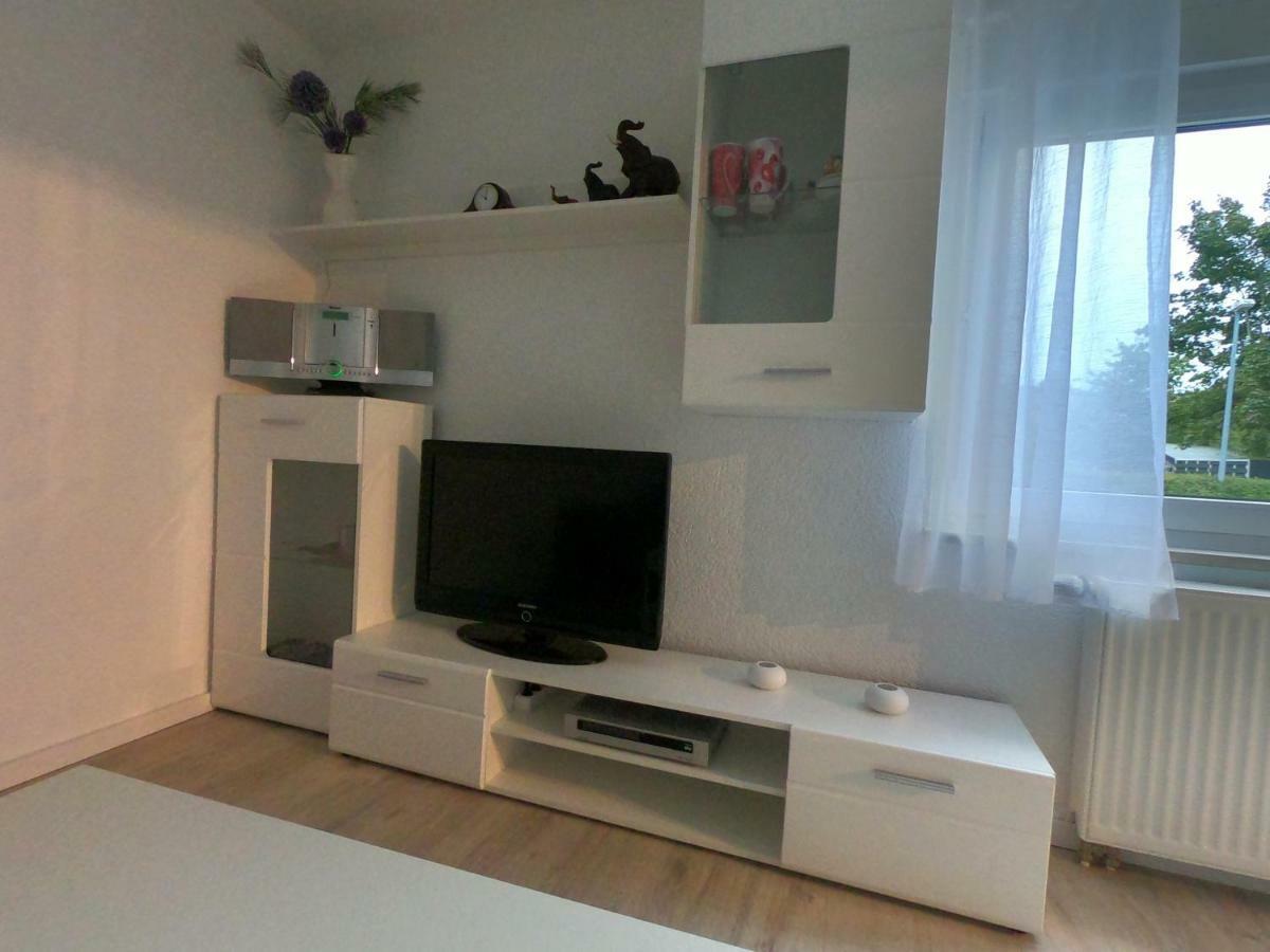 Moderne Helle 2,5 Mit Grossem Bad Und Kueche In *