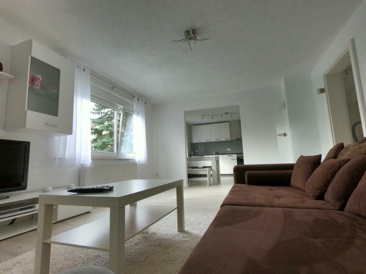 Moderne Helle 2,5 Mit Grossem Bad Und Kueche In *