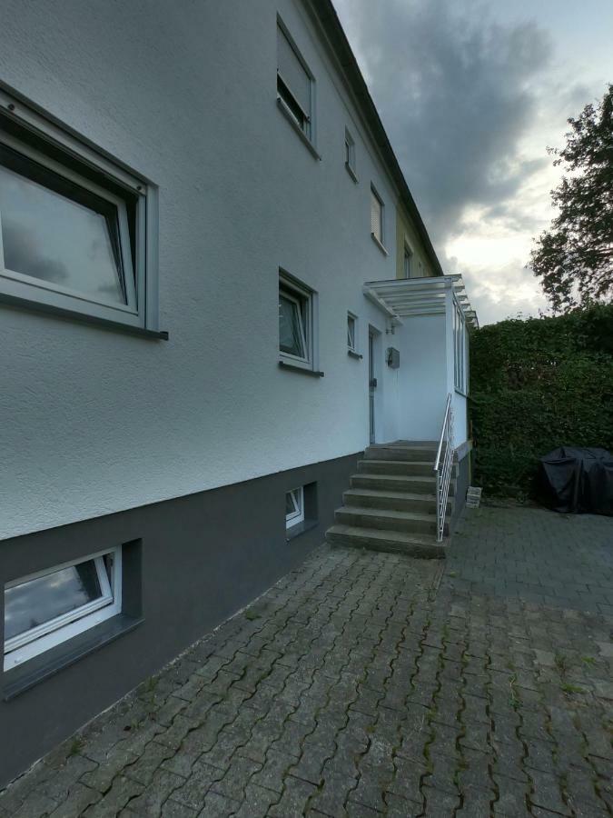 Appartement Moderne Helle 2,5 Mit Grossem Bad Und Kueche In *