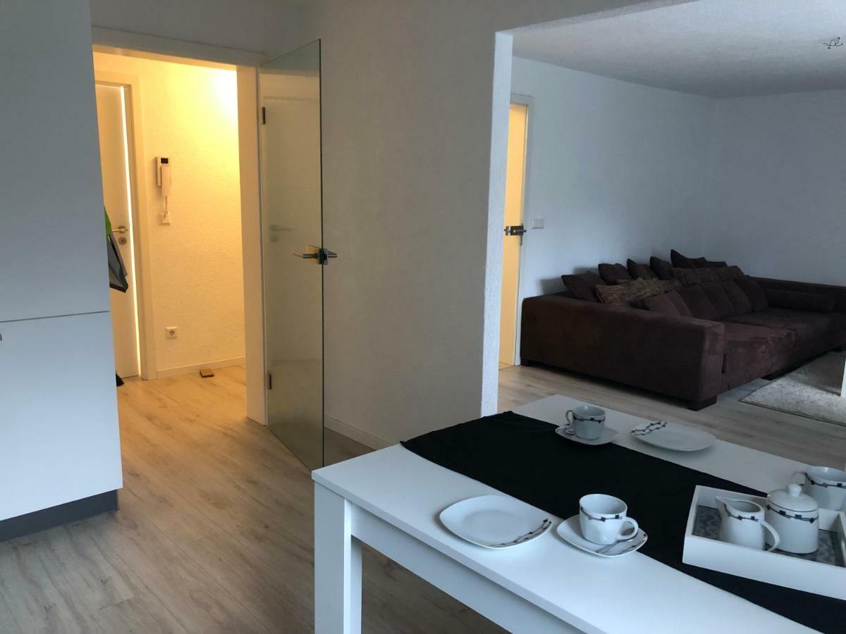 Appartement Moderne Helle 2,5 Mit Grossem Bad Und Kueche In