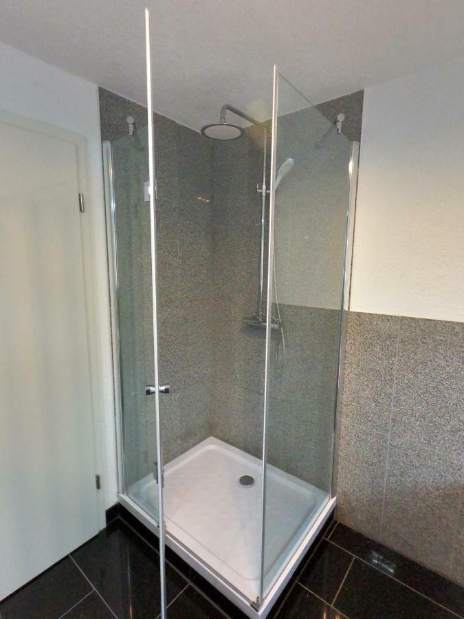 Moderne Helle 2,5 Mit Grossem Bad Und Kueche In Appartement *